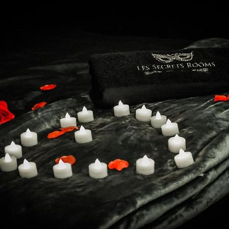 Les Secrets Rooms, Love Room De Luxe Avec Jacuzzi 里沃萨尔特 外观 照片